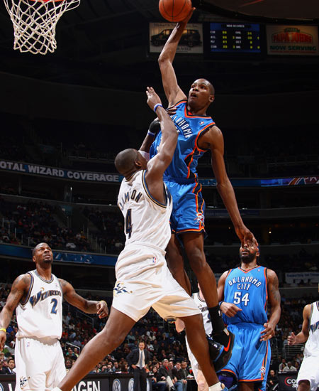 巴蒂：劳塔罗和小蜘蛛可以一起上，但其中一人必须做出牺牲（巴蒂：劳塔罗与小蜘蛛能同场，但必须有人作出牺牲）