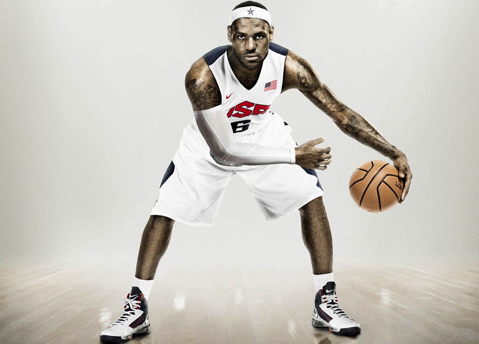 仅差1个！仅差72分！威少迎来两项神级里程碑，无惧岁月无惧风（威少距两项神级里程碑一步之遥：差1个、差72分，岁月难挡他前行）