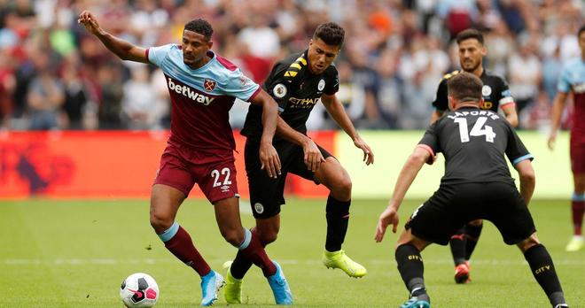 以剑会友 竞逐湖城 2025贵阳击剑公开赛在清镇启幕（剑聚湖城 2025贵阳击剑公开赛清镇开幕）