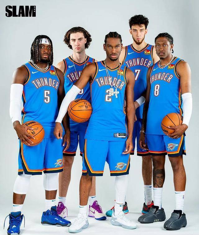 CBA：深圳男篮三分火力全开 主场击败上海（CBA：深圳三分雨倾盆，主场力克上海男篮）