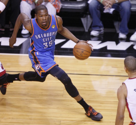 约基奇发力带队打出一波13-4，掘金半场反超火箭7分（约基奇率队掀起13-4攻势，掘金半场反超火箭7分）