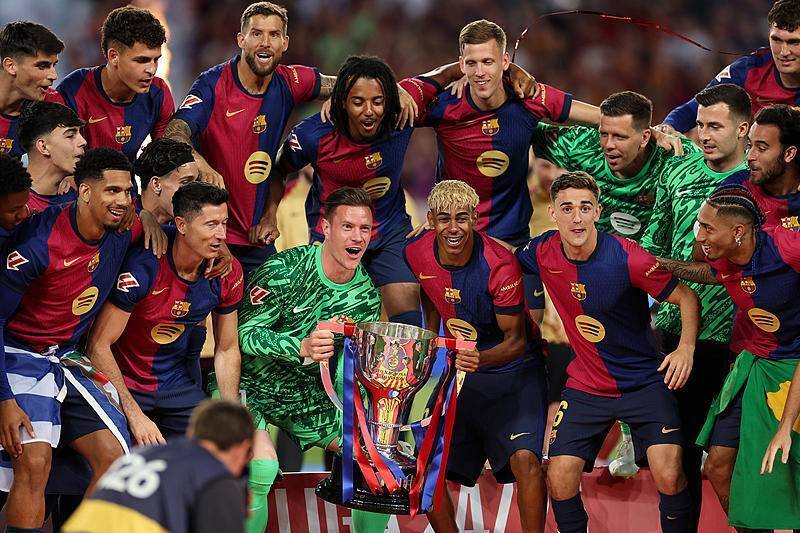 罗马诺：皇马全队都支持阿隆索；瓜帅是罗德里戈的超级粉丝（罗马诺：皇马全队力挺阿隆索，瓜迪奥拉对罗德里戈青睐有加）