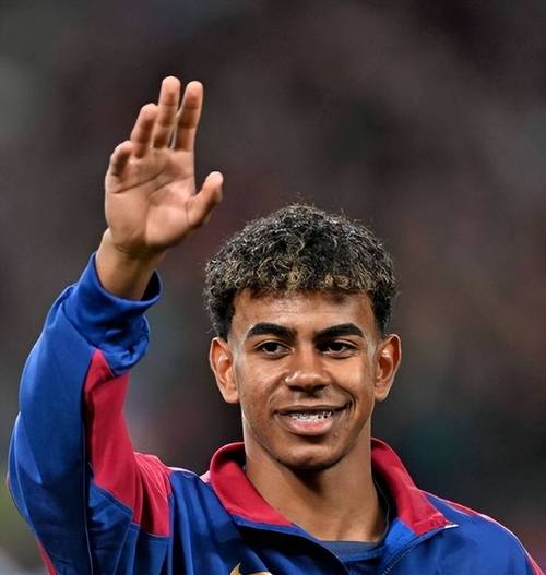 西媒：维尼修斯6场欧冠451分钟0进球，连续11场陷球荒（西媒：维尼修斯欧冠6战451分钟仍无进球，连续11场哑火）