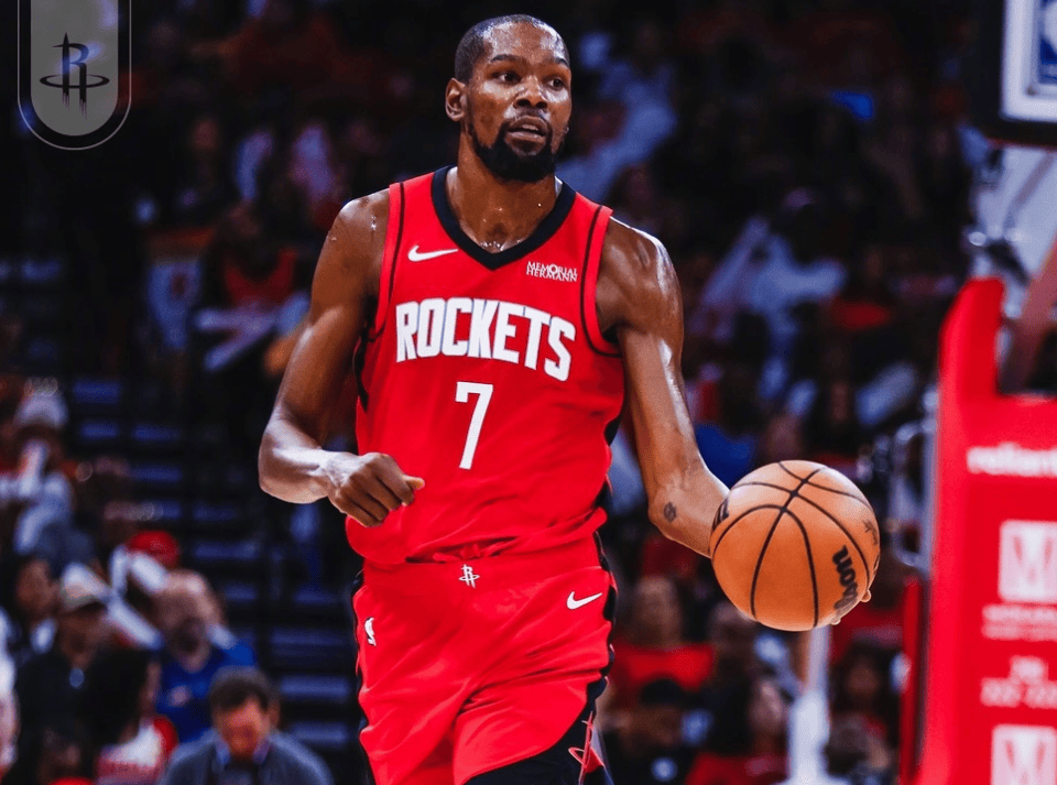 球队逆境翻盘，海兰德和迪文表现抢眼（绝境逆转取胜，海兰德与迪文闪耀全场）