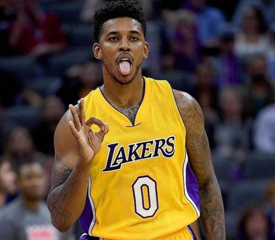 奥尔莫：心情有点复杂，我们本想要赢球和零封（奥尔莫：情绪复杂，原本期待赢球并零封对手）