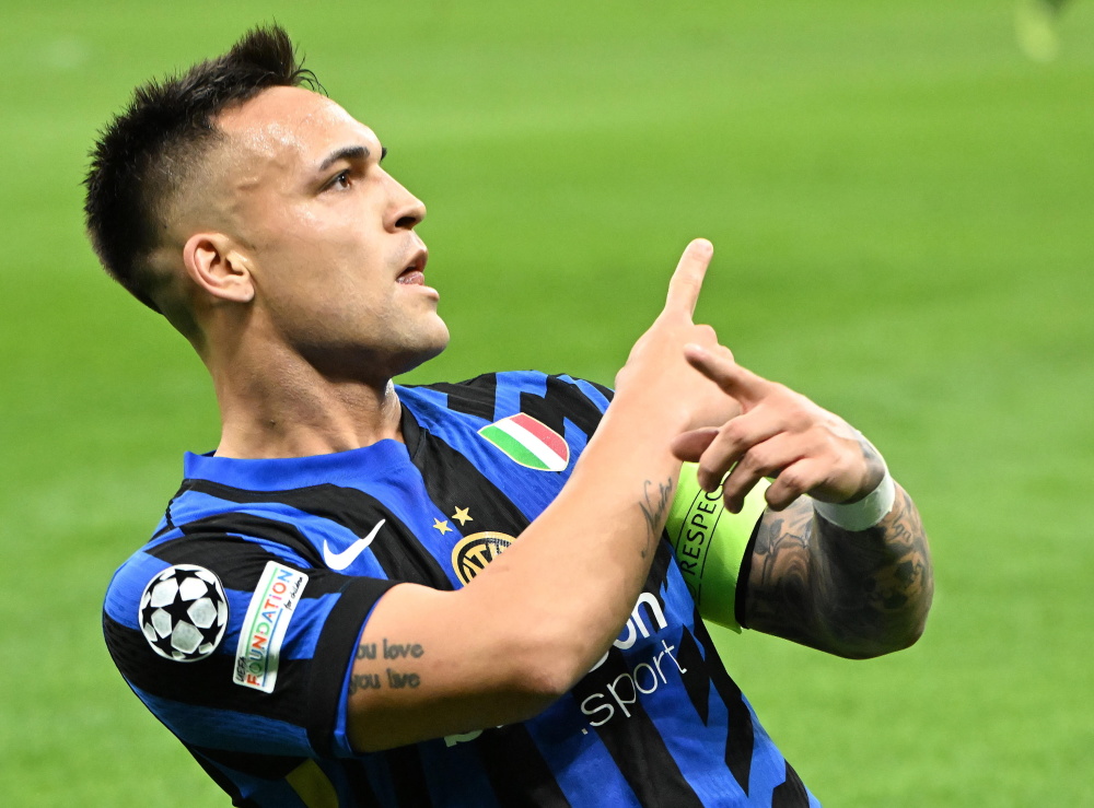 官方：朗斯签下莱比锡中场海达拉；据悉转会费200万欧+浮动（官宣：朗斯引进莱比锡中场海达拉，转会费据悉为200万欧元加浮动条款）