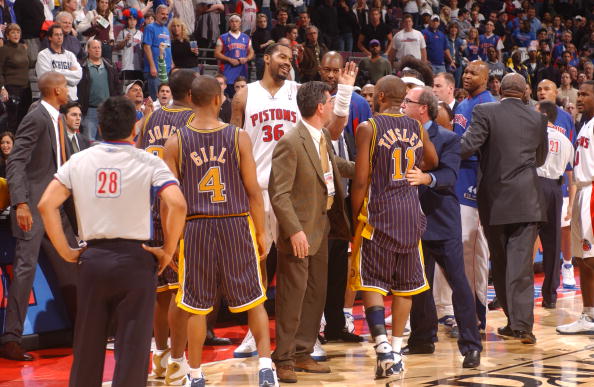 网传视频浙江U20全运会输球后被球迷训话，王钰栋摇头离开（网传浙江U20全运会失利后遭球迷训斥，王钰栋摇头离场）