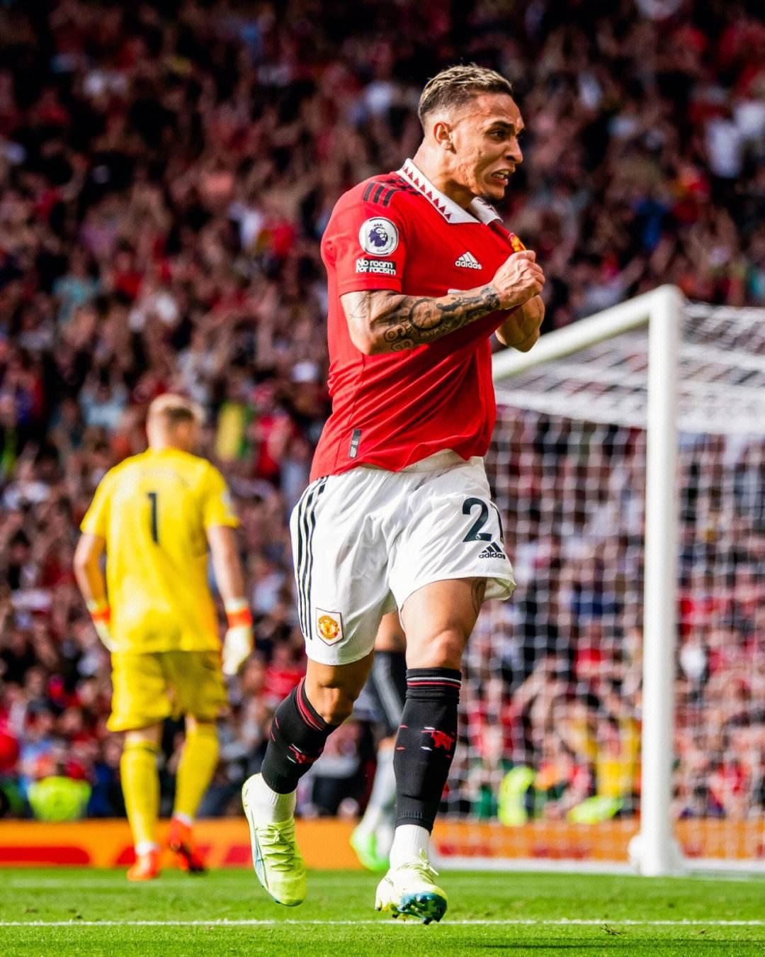 180赛季？穆雷本赛季场均24.9分6.8助 命中率50.1／44.7／89.6%（穆雷冲击180俱乐部：本季场均24.9分6.8助攻，命中率50.1%／44.7%／89.6%）