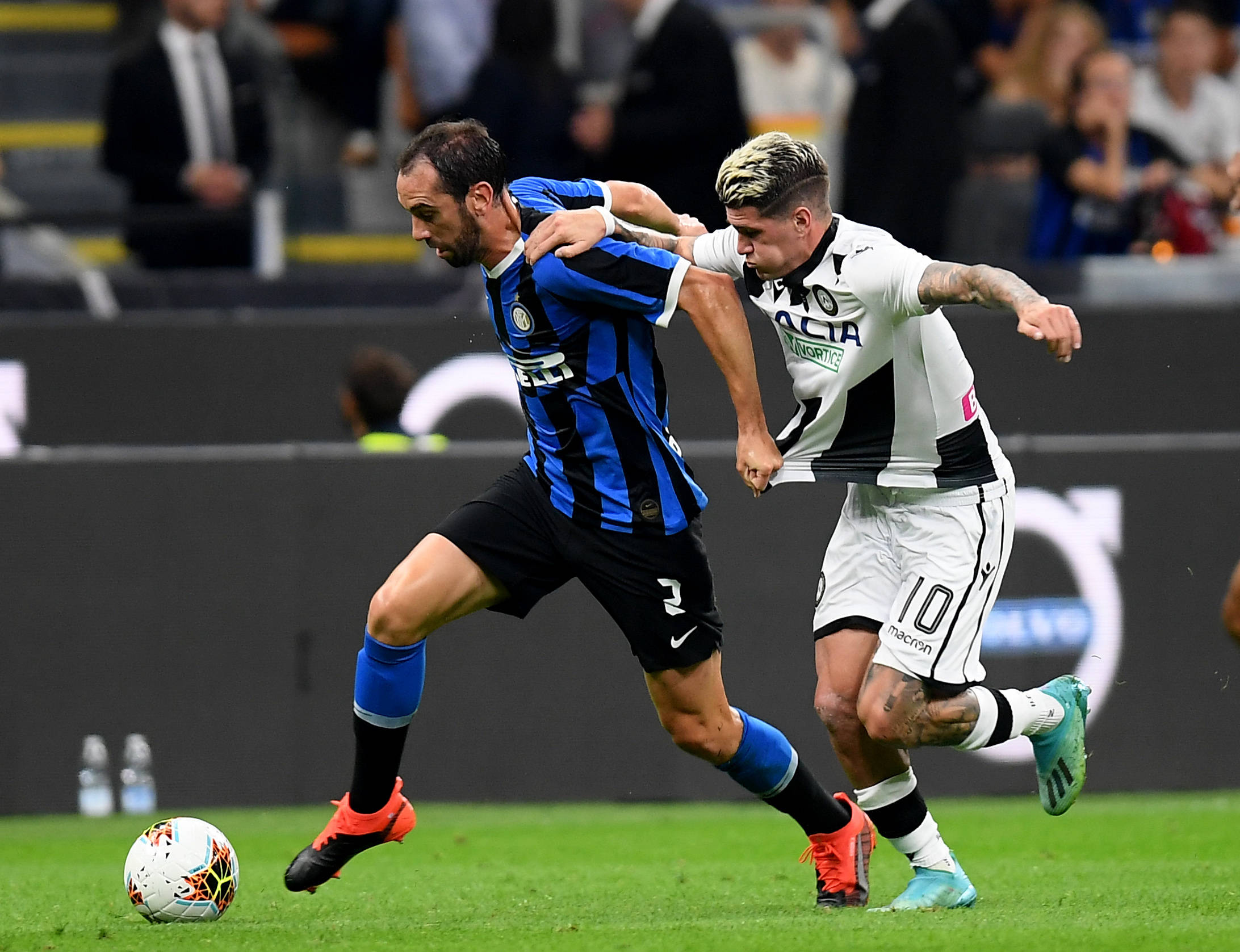 英超前瞻：曼城主场御敌冲胜登榜首，西汉姆欲终结尴尬纪录（英超展望：曼城主场力争取胜冲击榜首，西汉姆誓破尴尬魔咒）