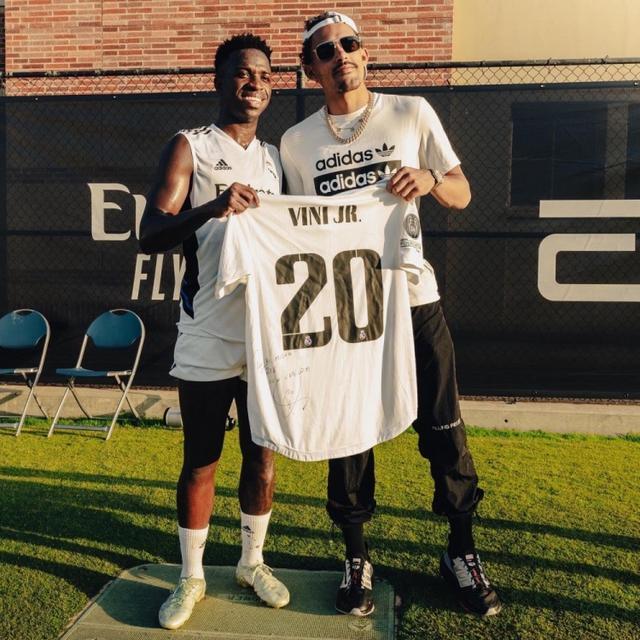 欧冠周最佳球员评选：奥斯梅恩、福登、梅里诺、福布斯（欧冠本周最佳候选：奥斯梅恩、福登、梅里诺、福布斯）