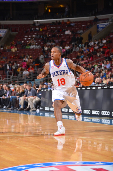 文章总结：维罗纳主场防守稳健但进攻乏力，亚特兰大控球强攻，两队将展开激烈对决。（维罗纳主场守稳攻弱，亚特兰大控球强势，激战在即）