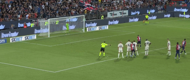 英超夺冠赔率：阿森纳远甩曼城利物浦 曼联第4（英超冠军赔率：阿森纳大幅领跑，曼城利物浦落后，曼联第4）