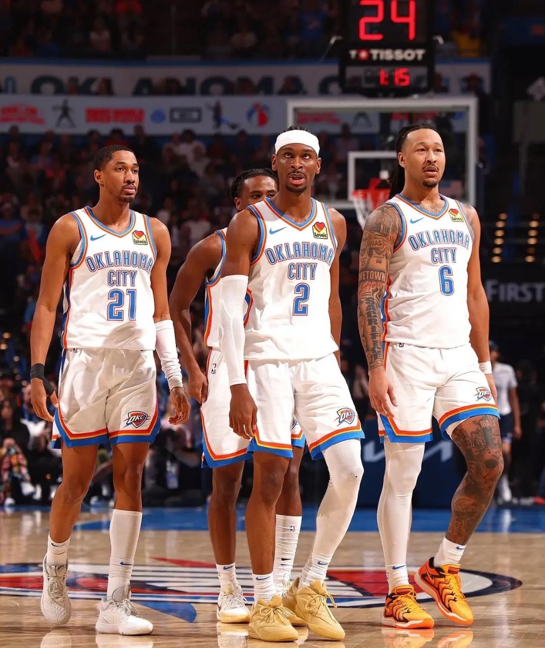 格拉斯纳：我没考虑自己的未来，比赛太多没时间谈续约（格拉斯纳：赛程密集无暇谈续约，未来尚未考虑）