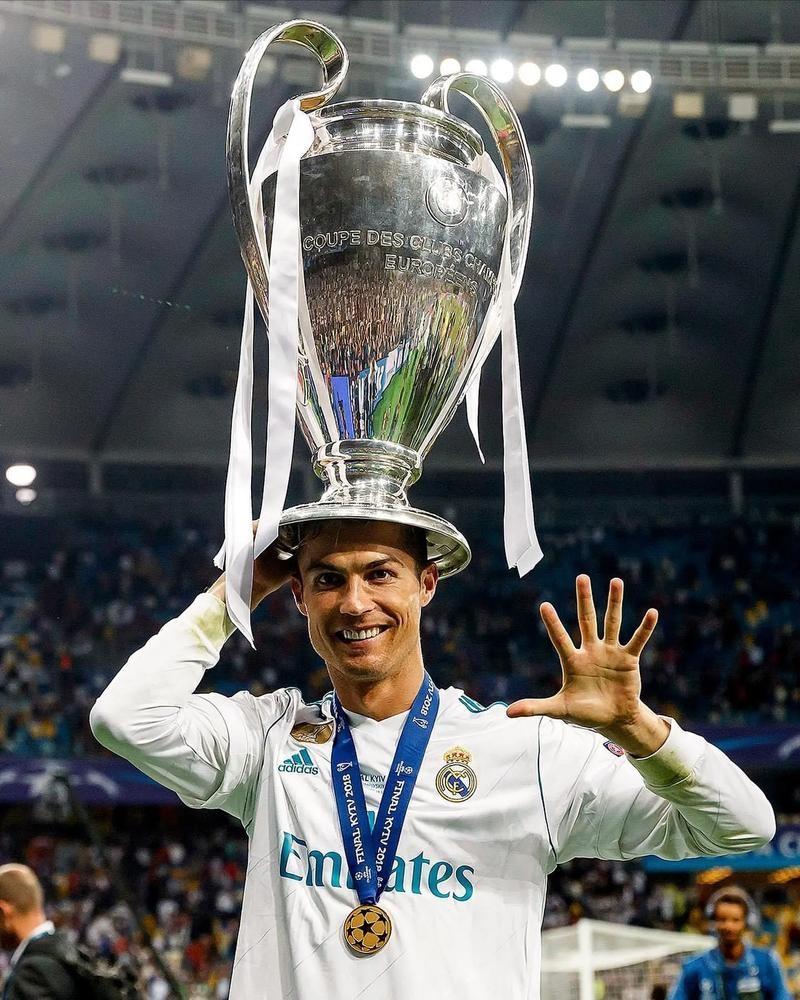 每体：拉菲尼亚今天回俱乐部康复训练，预计不会立即开始合练（每体：拉菲尼亚今日返队进行康复，短期内不参加合练）