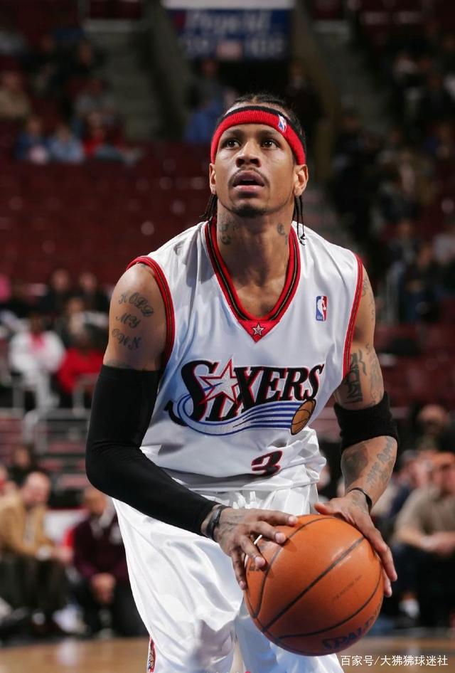 关键球打成后教练激动怒吼（关键球命中，主帅激动怒吼）