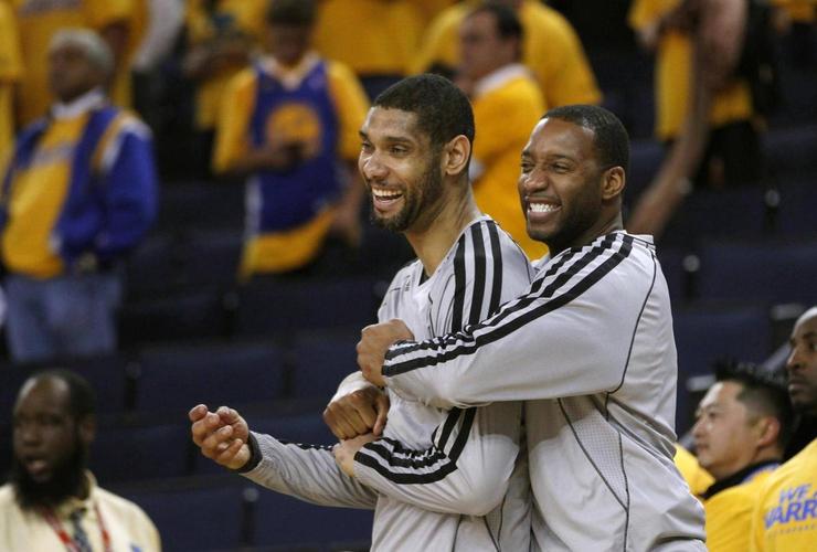 布伦森半场26分＆唐斯准两双，尼克斯17分领先猛龙（布伦森半场砍26分，唐斯准两双，尼克斯领先猛龙17分）