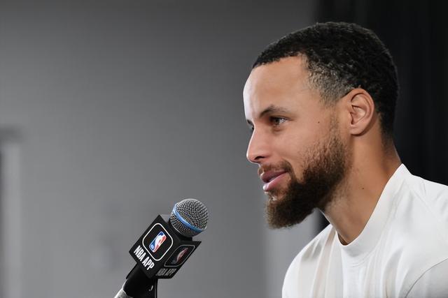 勇士vs鹈鹕伤病报告：库里等8人缺席，小佩顿大概率出战（勇士战鹈鹕伤情更新：库里领衔8人缺阵，佩顿二世大概率出战）