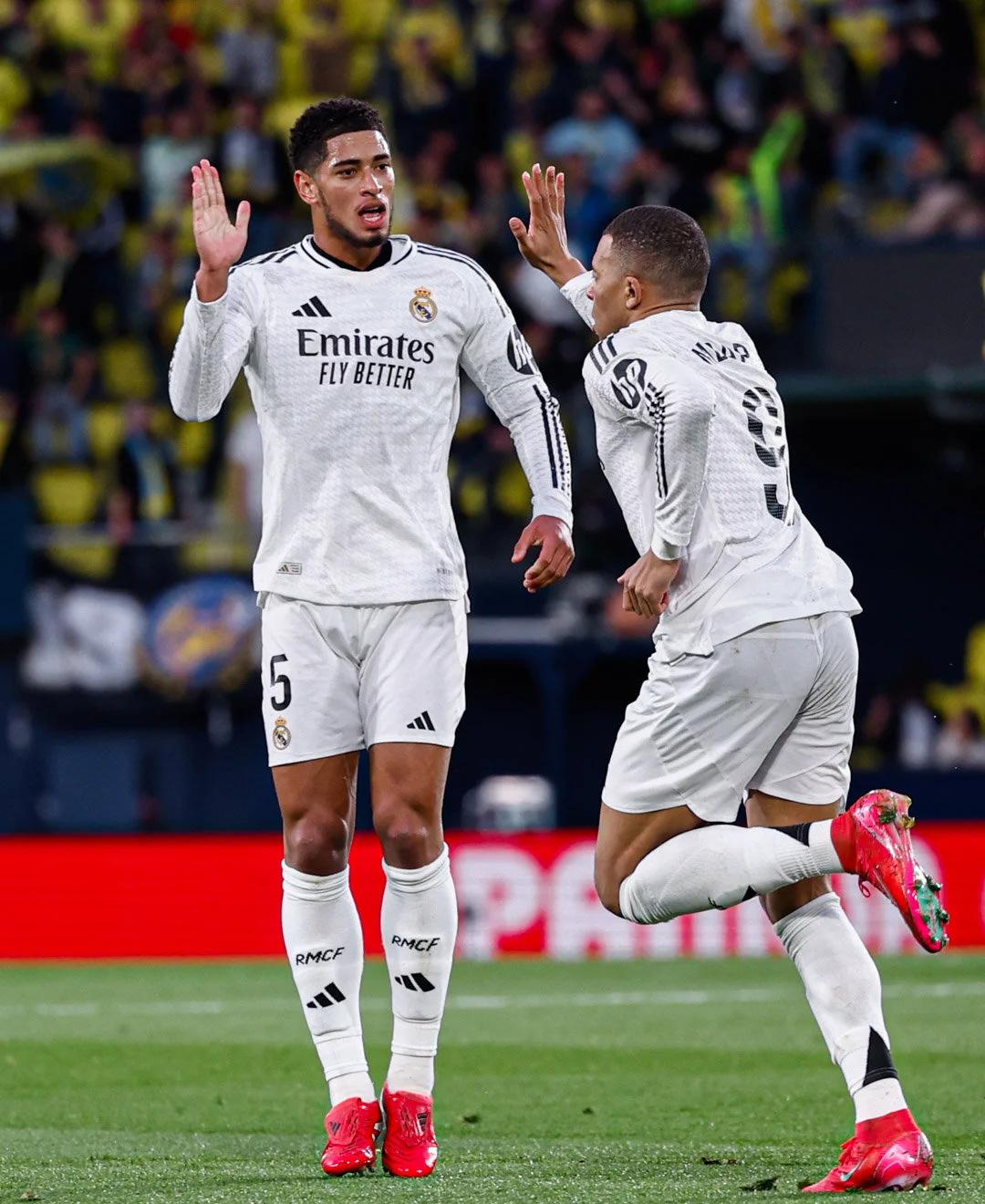 科尔：圣诞大战球馆都洋溢着节日氛围，你会不由自主思念家人（科尔：圣诞大战赛场充满节日气息，让人不由自主想念家人）