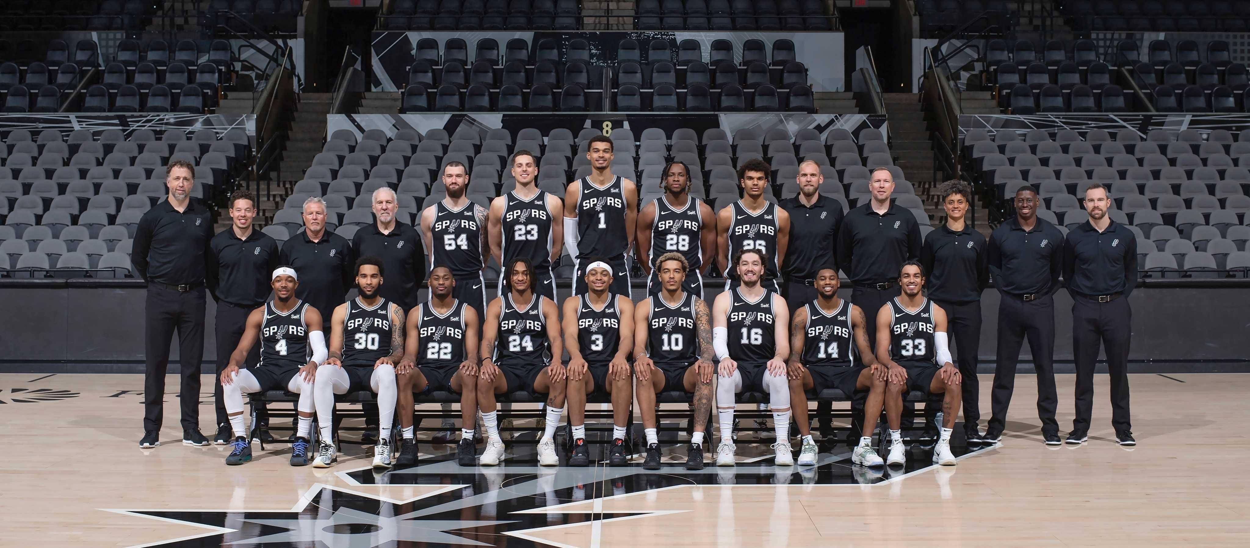 文班亚马：球队近12战9胜令我自豪，这是理想的团队篮球（文班亚马自豪于球队近12场9胜：这就是理想的团队篮球）