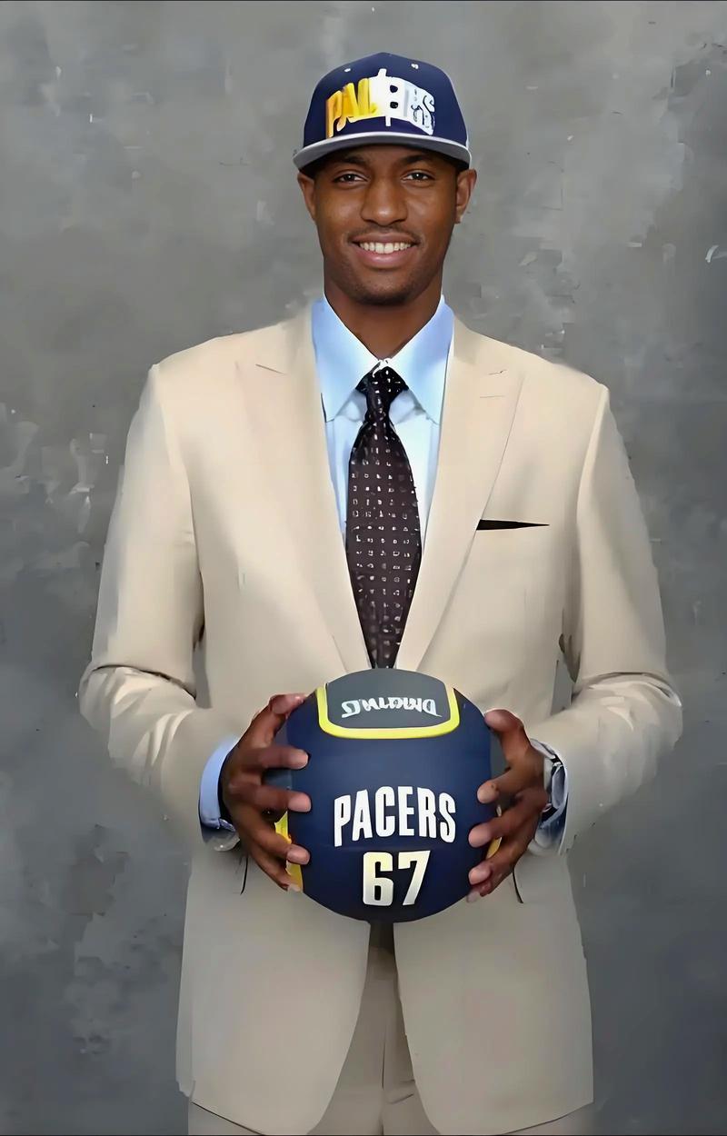 U16国少后卫李钧鹏：非常自豪能代表国家征战比赛（U16国少后卫李钧鹏：能为国出战倍感荣光）