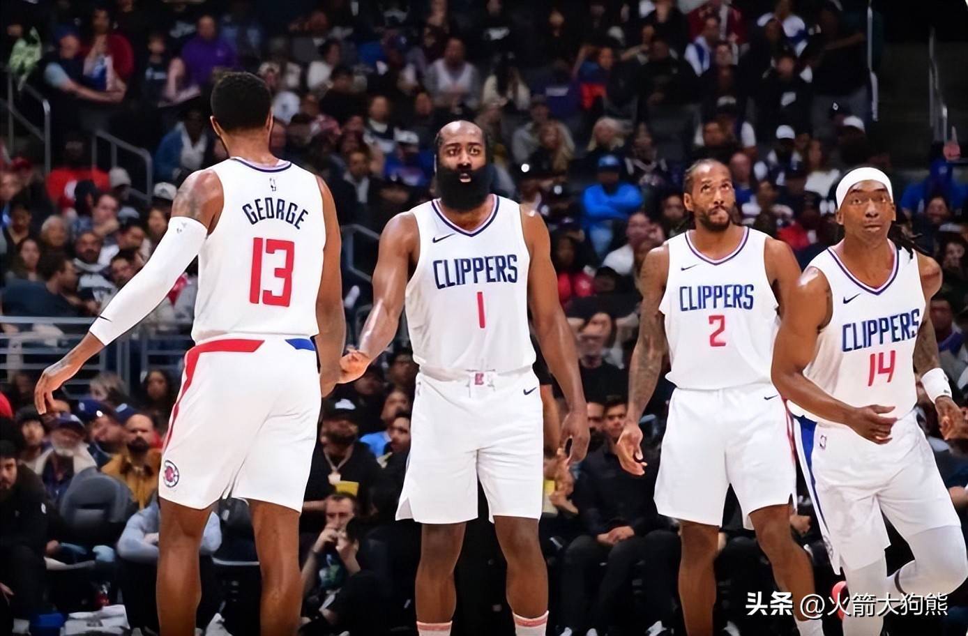 西媒：乌奈·西蒙或因伤缺席对土耳其的比赛，拉亚有望首发（西媒称乌奈·西蒙恐因伤缺席战土耳其，拉亚有望出任首发门将）