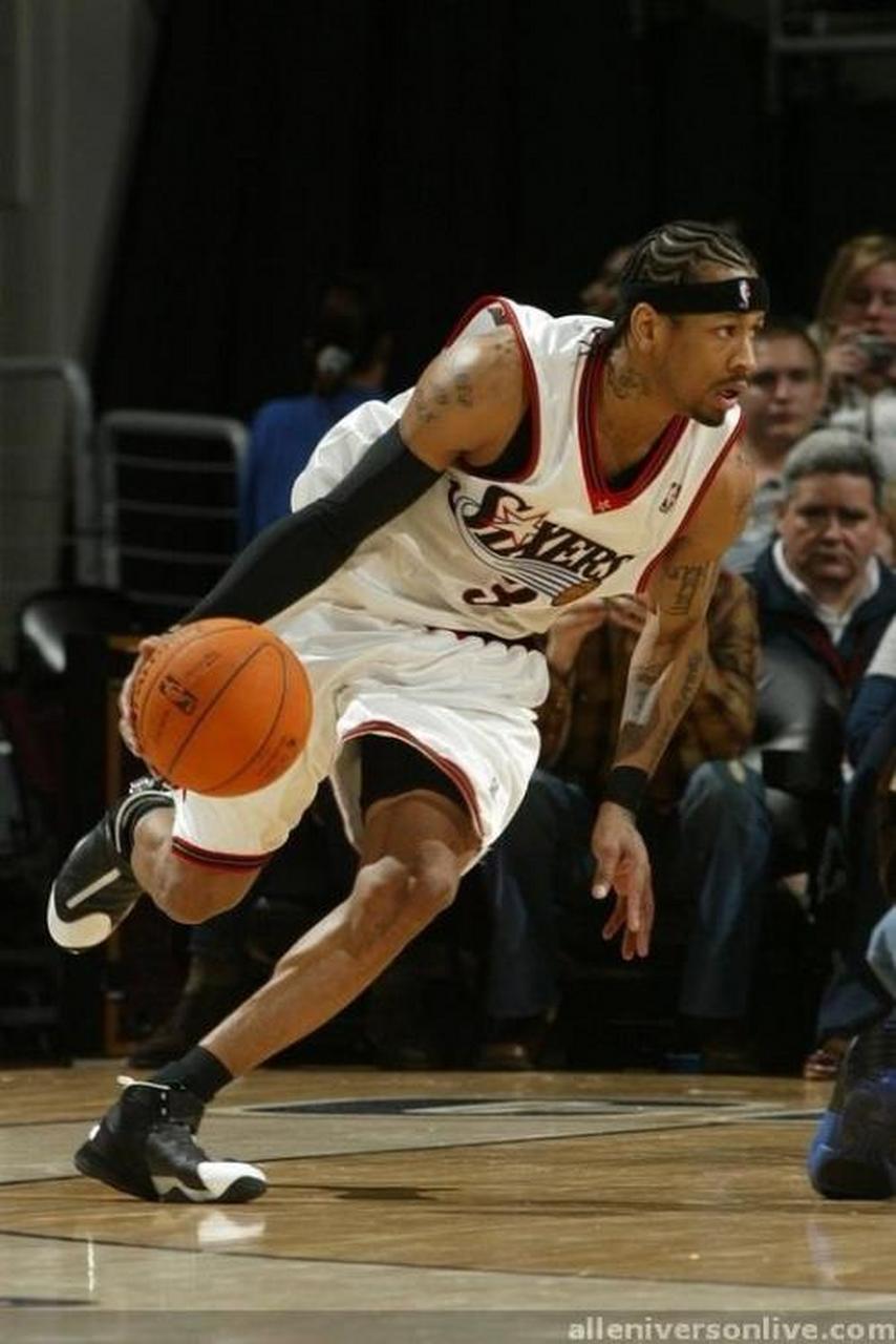 半场：尤文0-0都灵，比赛平淡，双方机会不多（半场战报：尤文0-0都灵，场面平淡 机会有限）