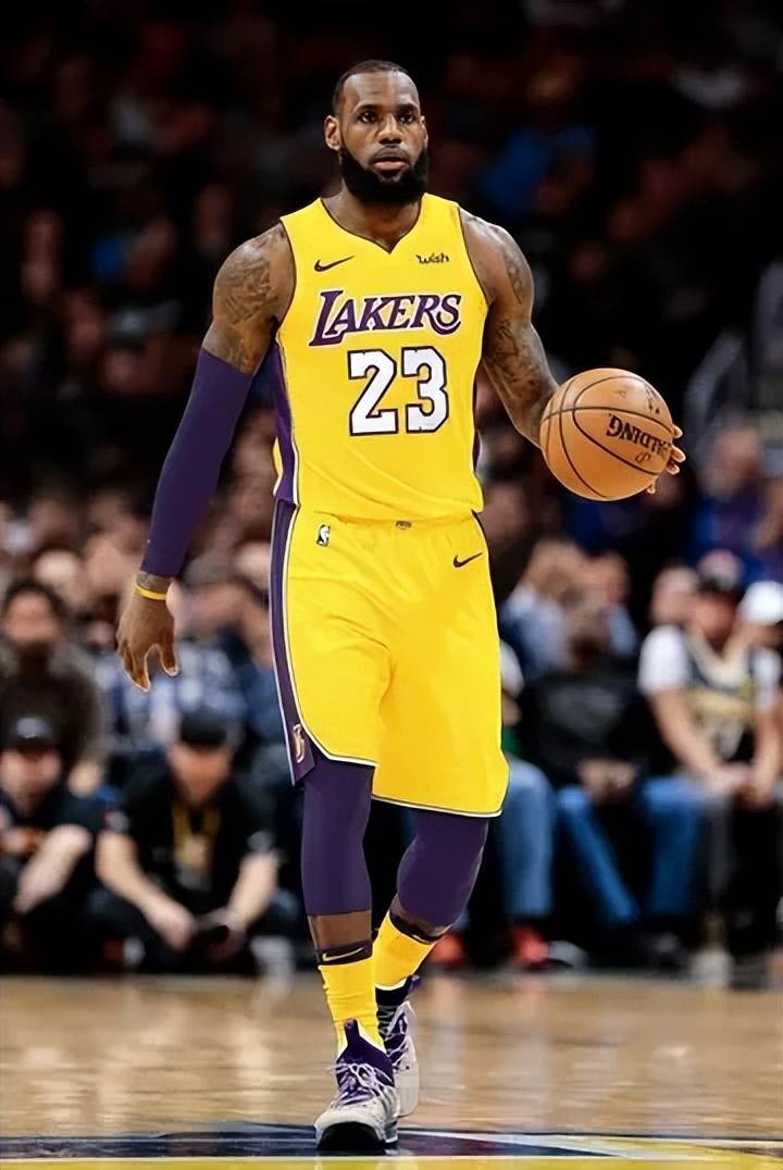 欧冠淘汰赛前瞻：拜仁主场迎战利物浦,（欧冠淘汰赛前瞻：拜仁坐镇主场对阵利物浦）